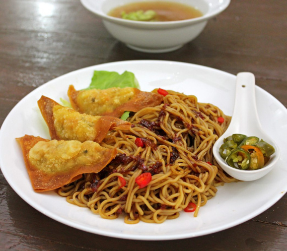 Chinese Wonton Noodles