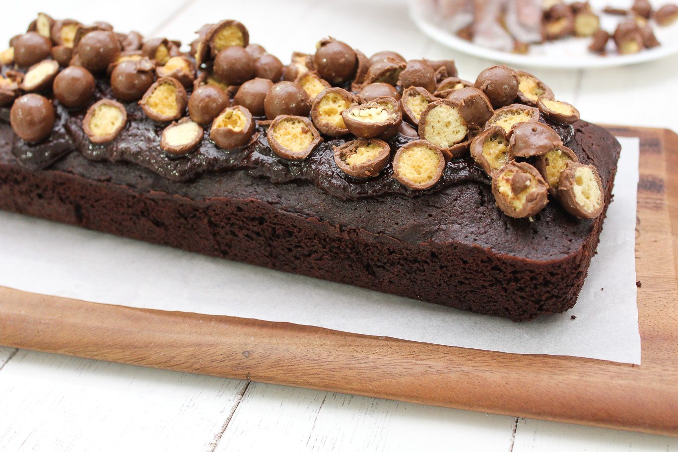 Chocolate-cake-with-maltesers