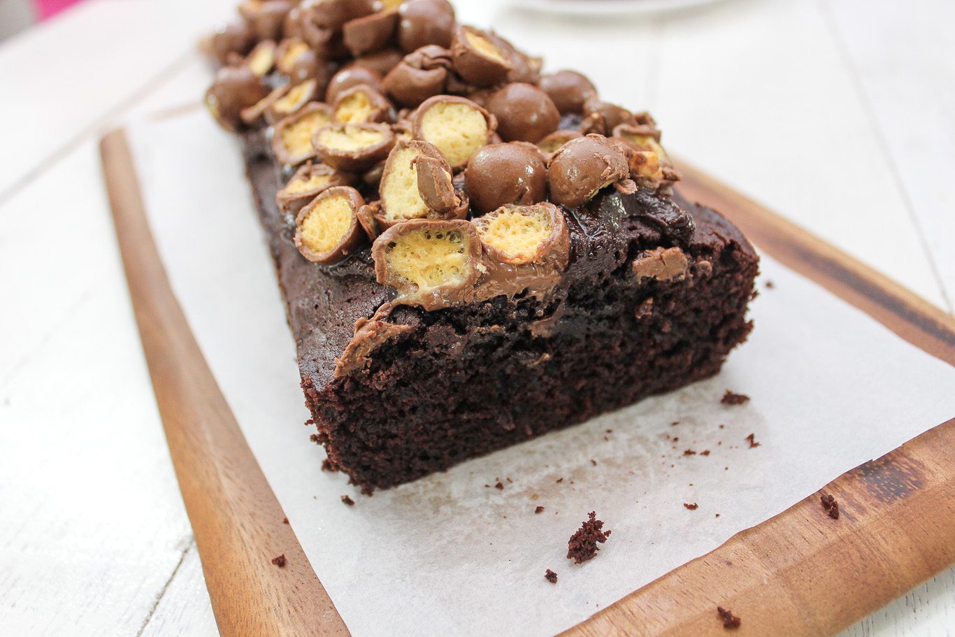Chocolate-cake-with-maltesers