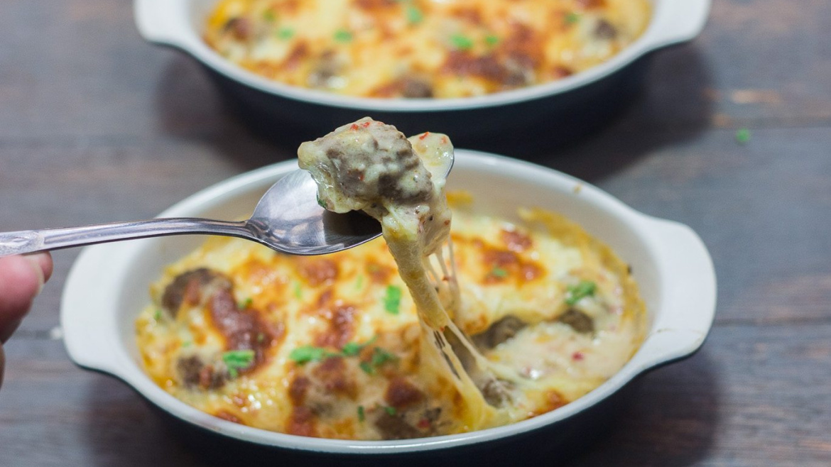 Baked Meatballs in Creamy Sauce