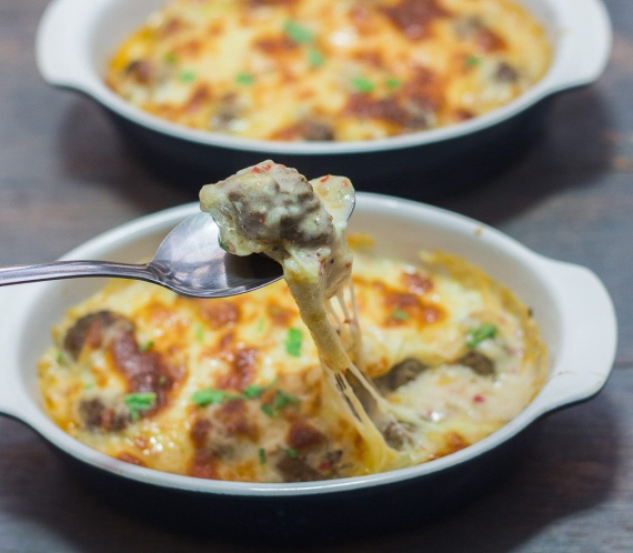 Baked Meatballs in Creamy Sauce