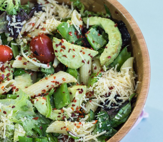 Delicious Pasta Salad with Avocado Dressing