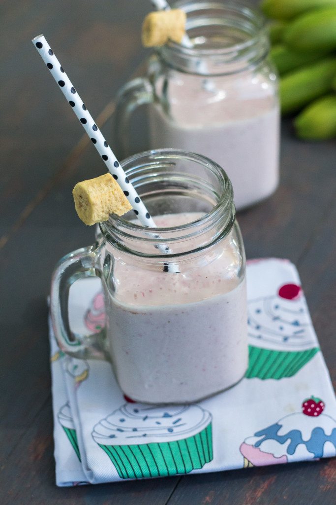 5 Ingredients Strawberry and Banana Smoothie
