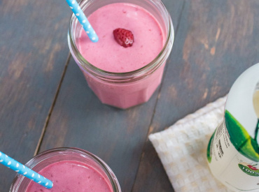 Vegan Raspberry and Coconut Smoothie