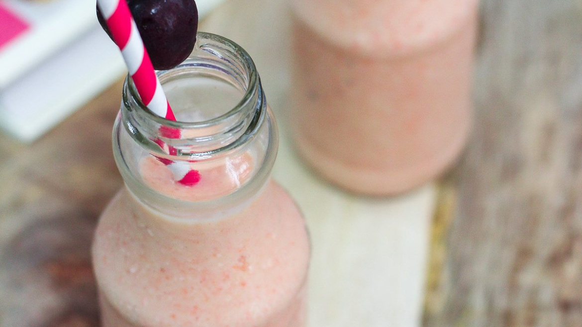 Carrot Peach and mango smoothie