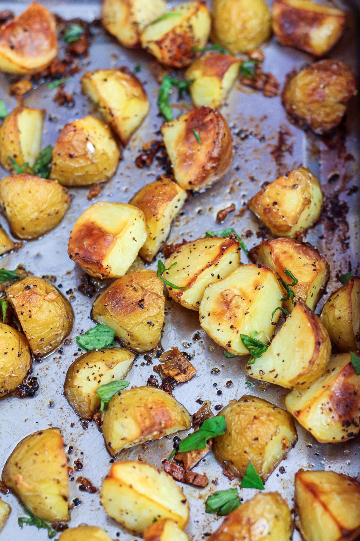 Delicious Garlic Roasted Potatoes