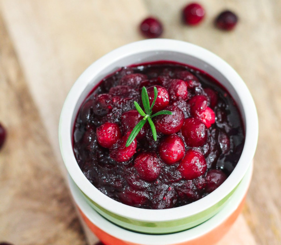 Easy 3 Ingredients Cranberry Sauce