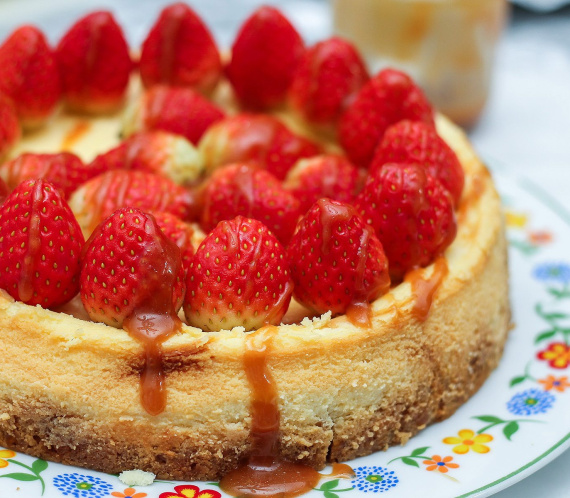 Strawberry Cheesecake with Salted Caramel