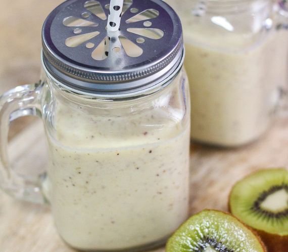 Kiwi and Banana Smoothie