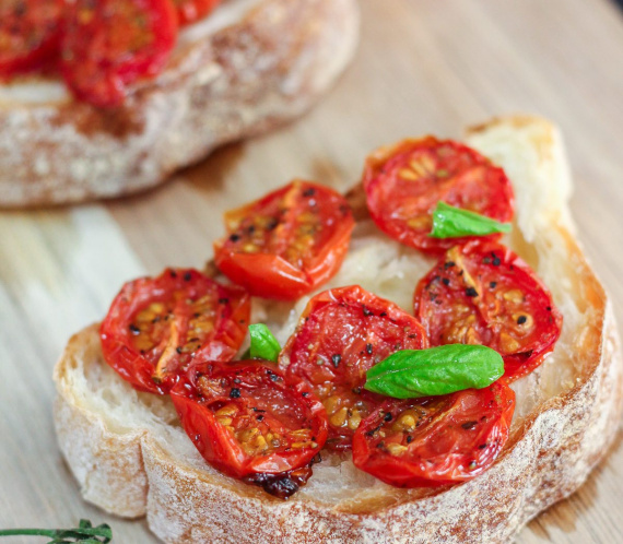 Roasted Tomato Bruschetta
