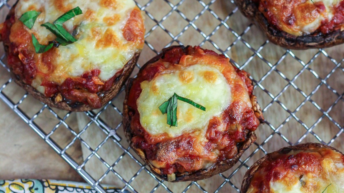 Cheesy Bolognese Stuffed Mushrooms