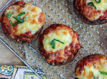 Cheesy Bolognese Stuffed Mushrooms