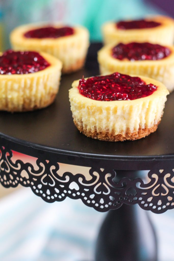 Cheesecake with Raspberry Sauce