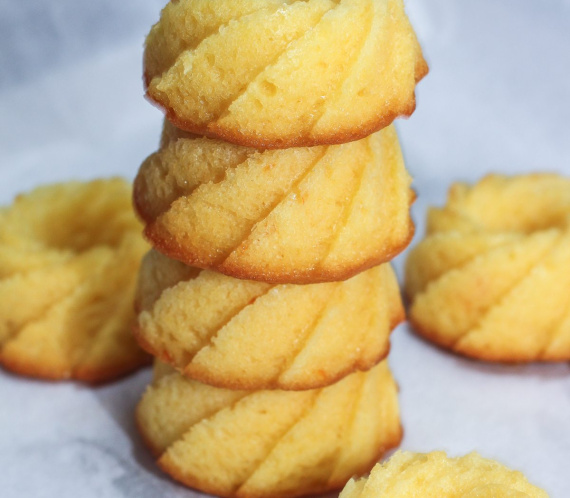 Mini Orange Cakes