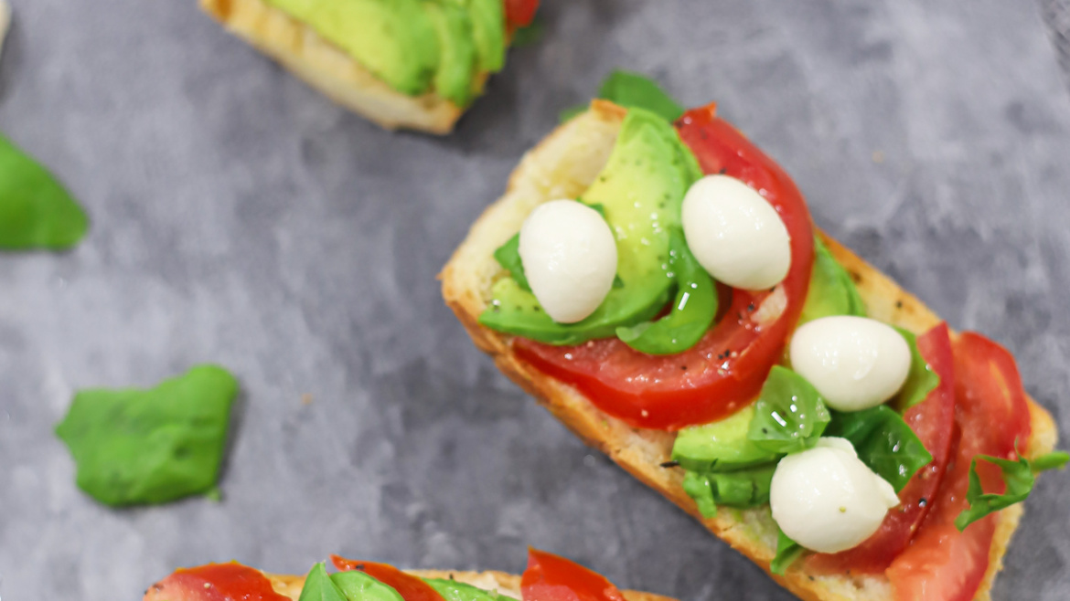 Delicious Caprese Bruschetta