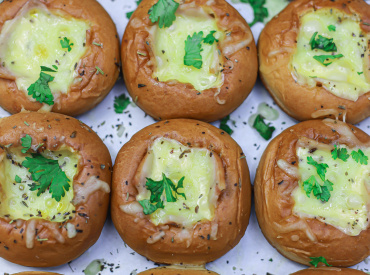 Easy Garlic Butter Cheese Buns