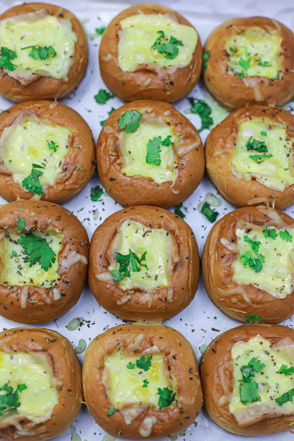 Easy Garlic Butter Cheese Buns