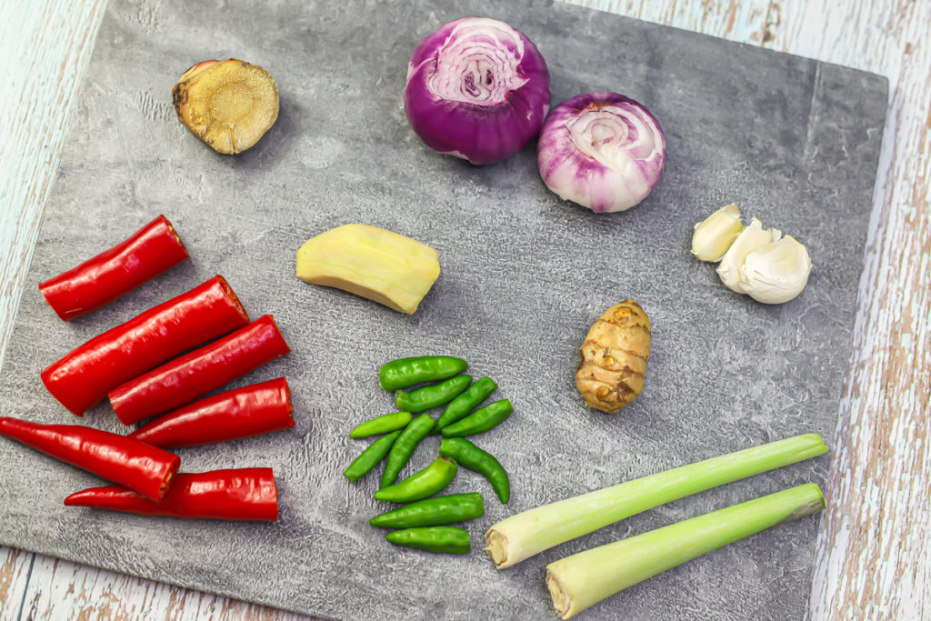 Udang masak lemak nenas - Pineapple prawn curry